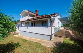 2 Bedroom Lovely Apartment In Valbandom